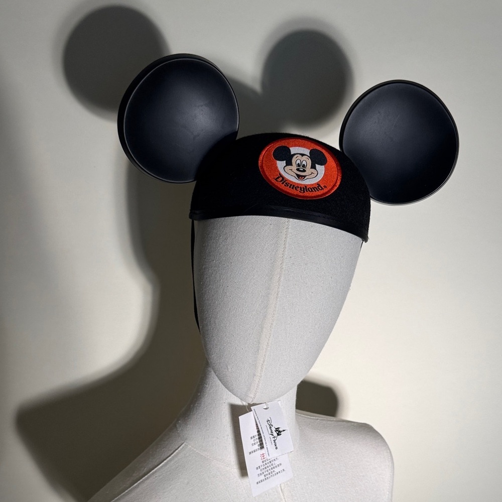 NWT Disney Disneyland Mickey Mouse Ears White and Black Hat